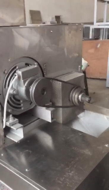 Machine de soufflage par extrusion CY