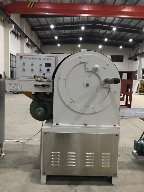 Machine de moulage de bonbons circulaires