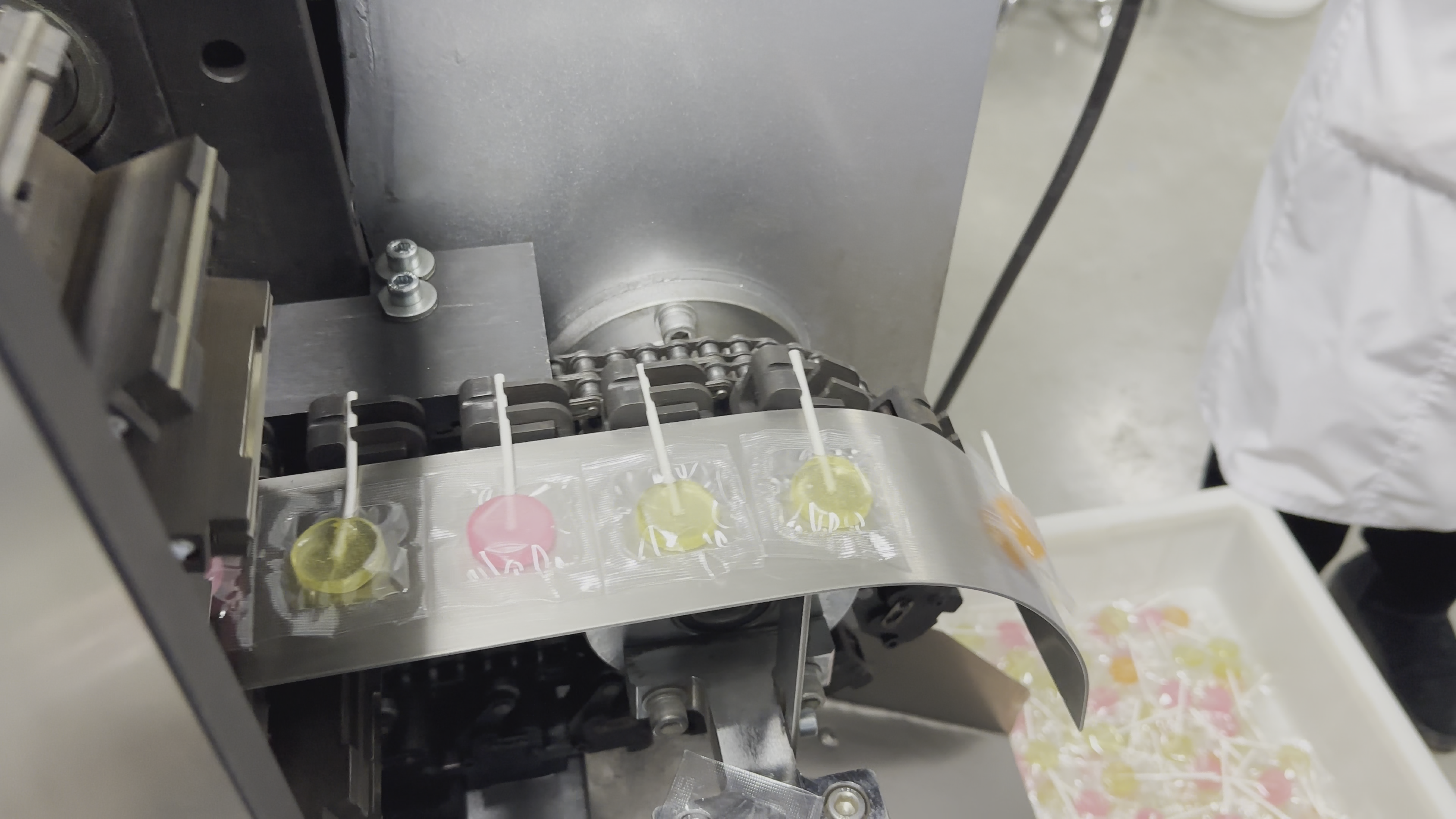 Machine de conditionnement de sucettes de forme irrégulière CYYB-260